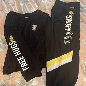 2 piece Peanuts long sleeve and pants